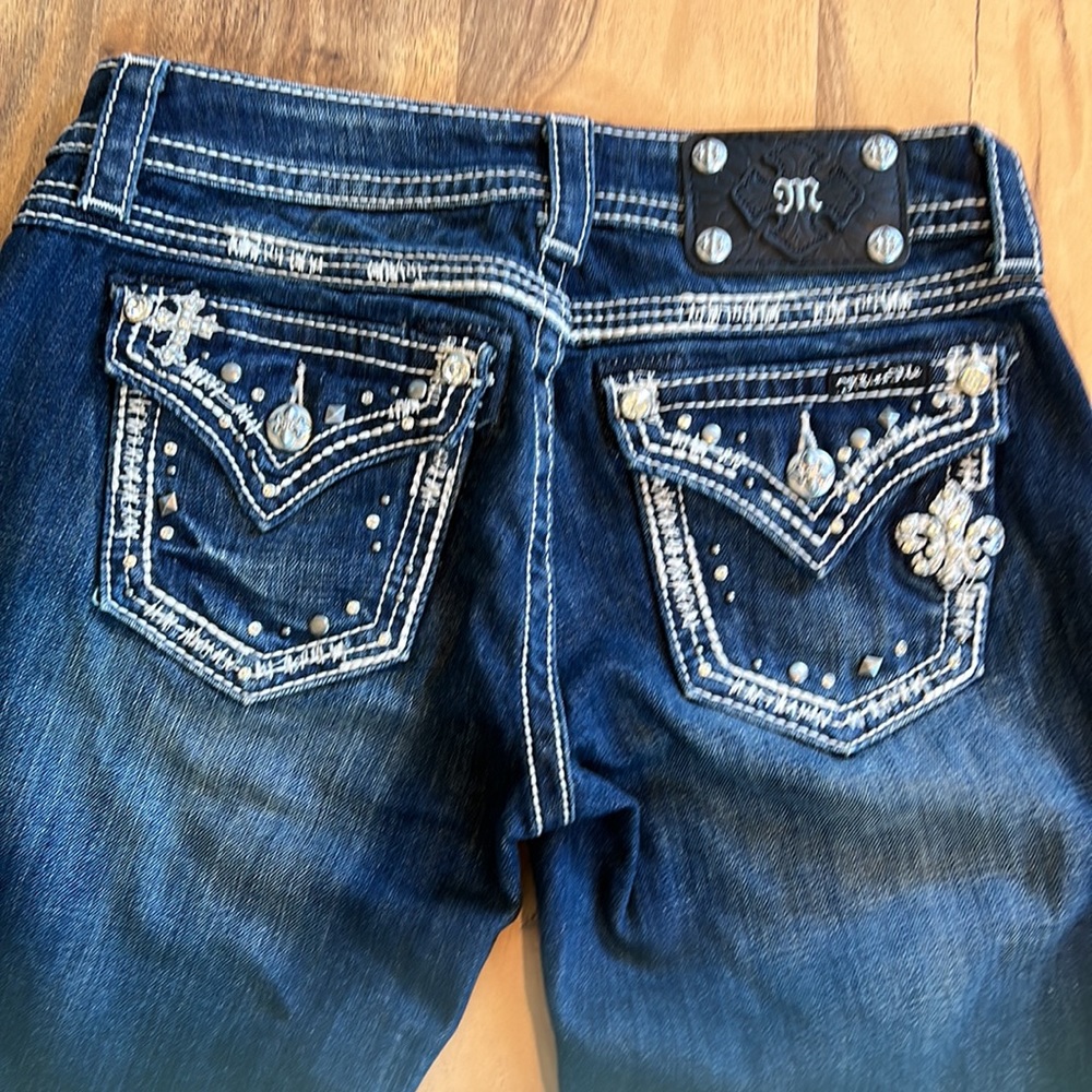 Low Rise Miss Me Shorts - Picture 4 of 4